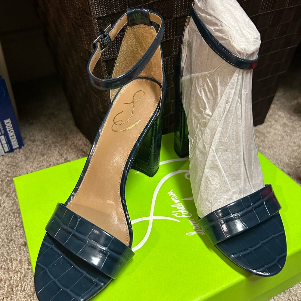 Sam Edelman Dark Blue Croc-Embossed Heels